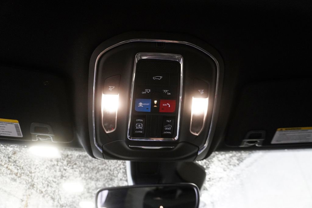 Used 2023 Jeep Grand Cherokee Altitude image 29