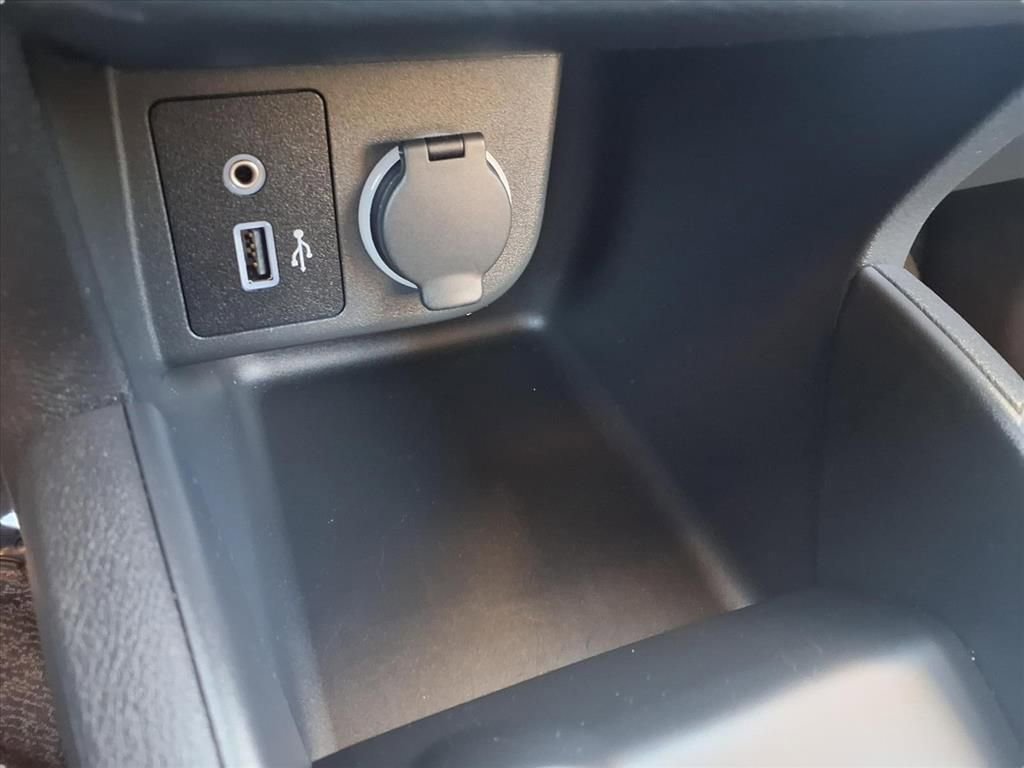 Used 2025 Nissan Kicks Play S image 9