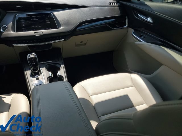 Certified 2023 Cadillac XT4 Luxury FWD image 17