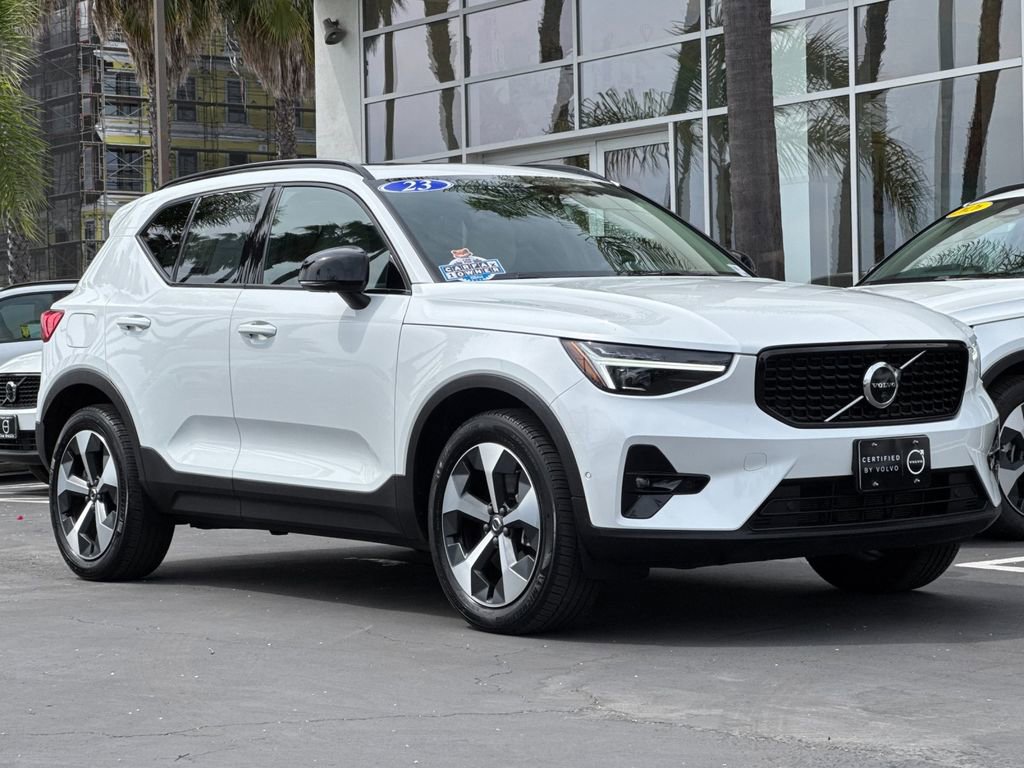 Certified 2023 Volvo XC40 B5 Ultimate image 7