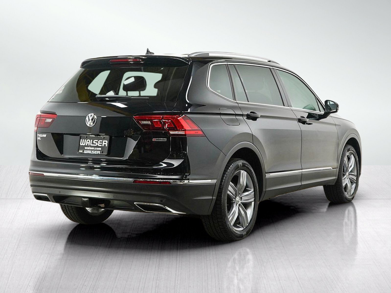 Used 2021 Volkswagen Tiguan SEL w/ 2-Row Tiguan MDO Package AWD/4WD image 5