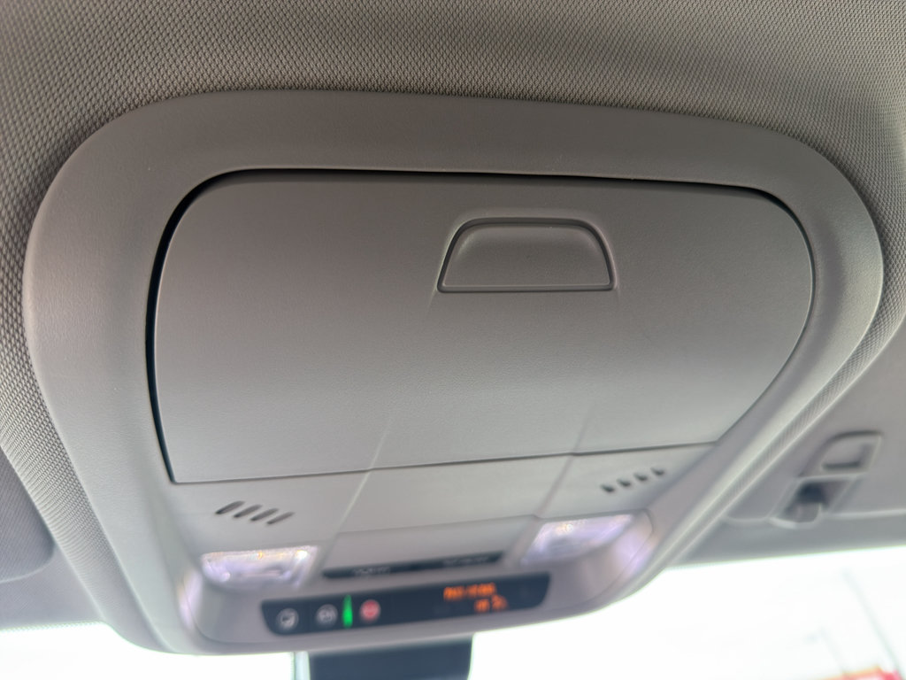 Used 2022 Chevrolet Equinox LT FWD image 18