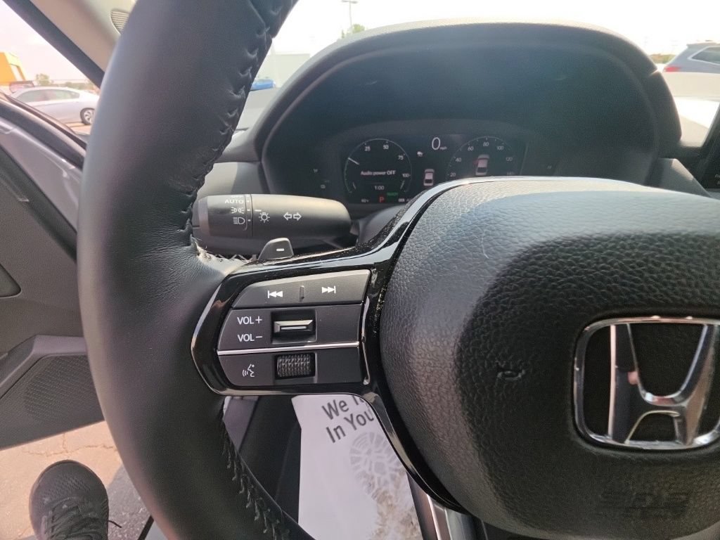 Used 2025 Honda Accord Touring image 17