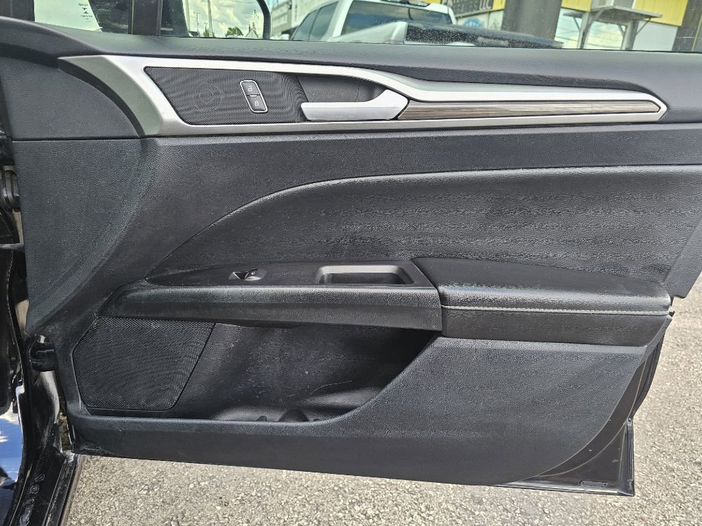 Used 2020 Ford Fusion SEL FWD image 39