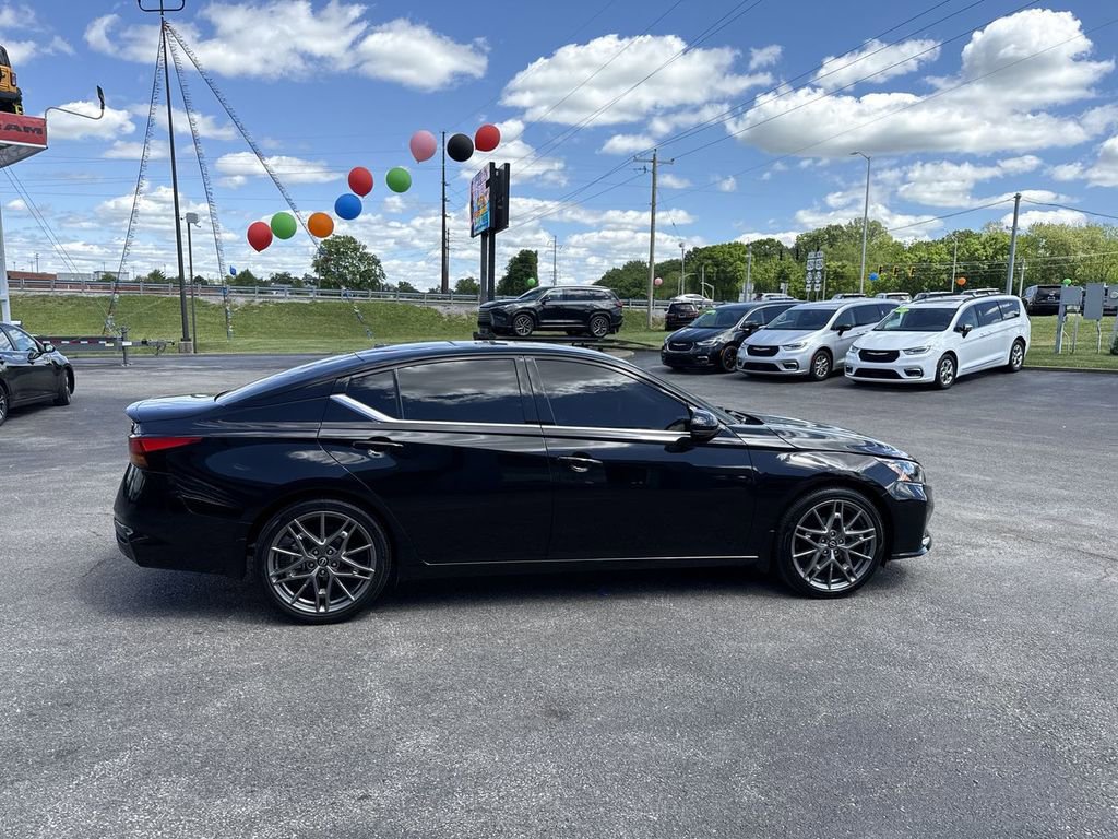 Used 2024 Nissan Altima 2.0 SR FWD image 14