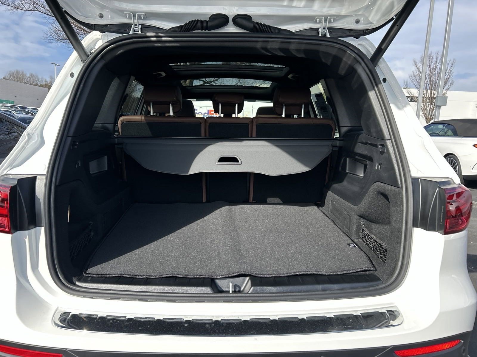 New 2025 Mercedes-Benz GLB 250 4MATIC image 34