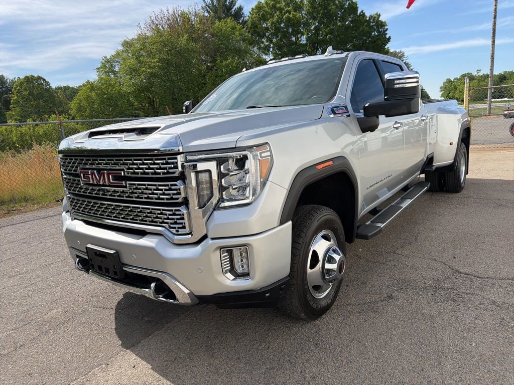 Used 2023 GMC Sierra 3500 Denali AWD/4WD image 6