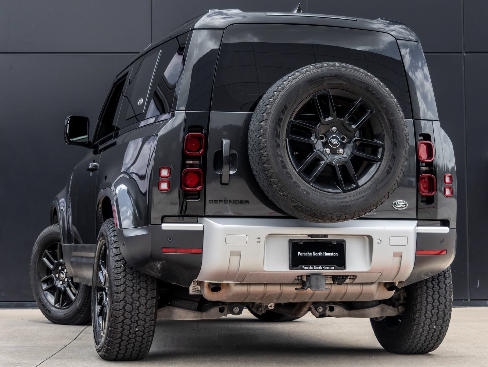 Used 2023 Land Rover Defender 90 S AWD/4WD image 6