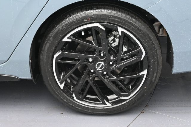 New 2026 Nissan Sentra SR w/ Floor Mat Package FWD image 8