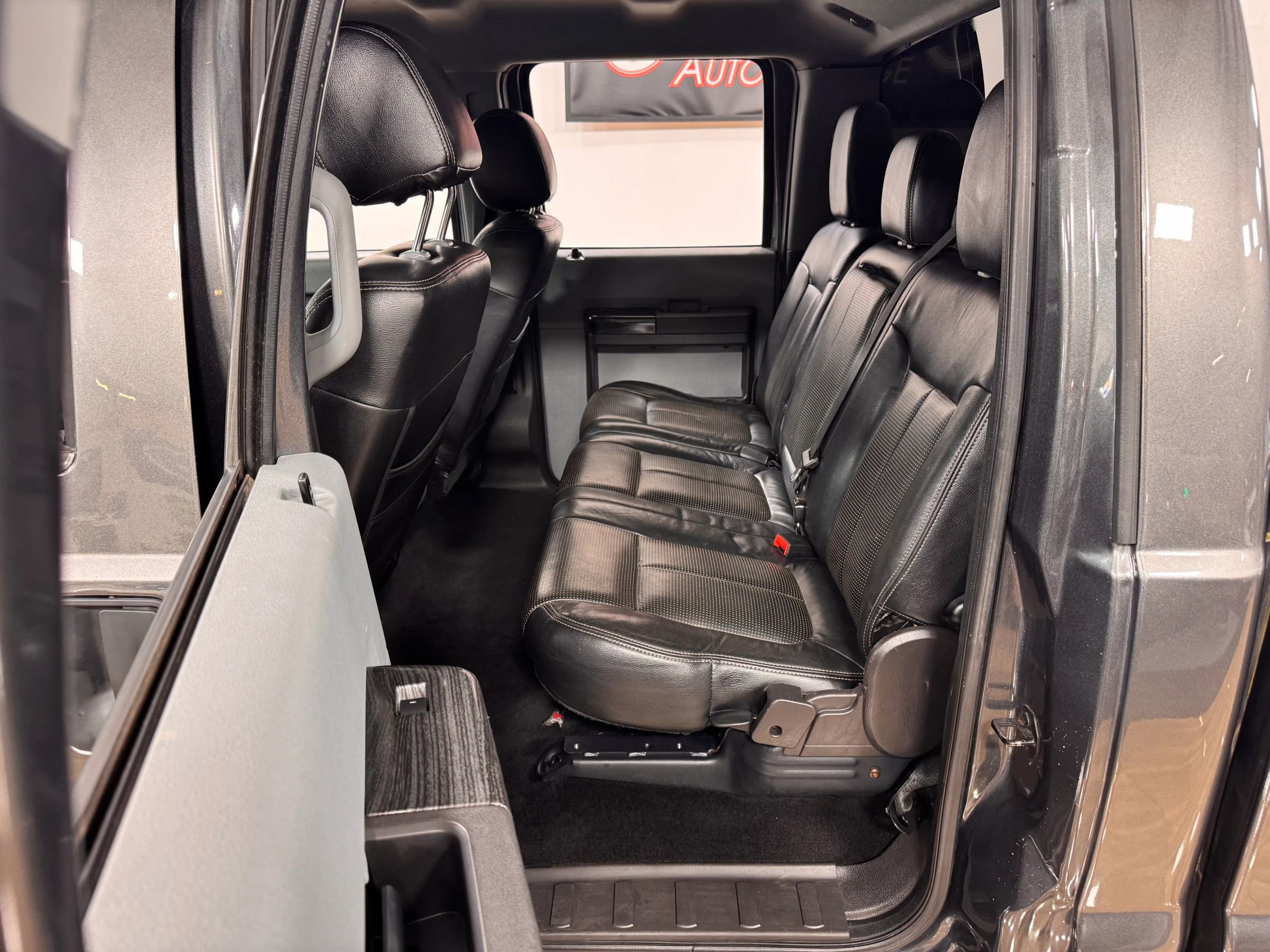 Used 2015 Ford F250 XLT w/ XLT Interior Package image 16