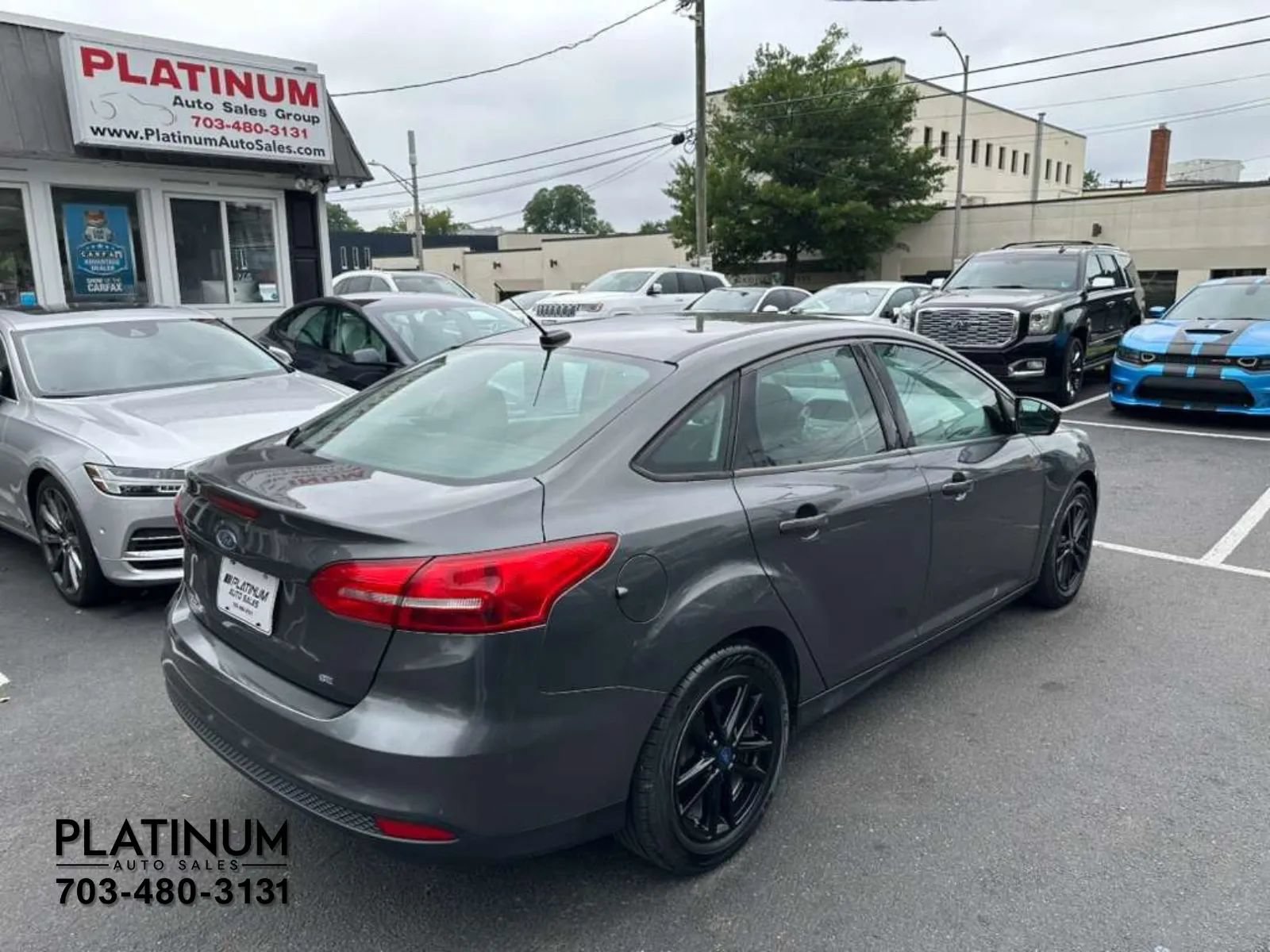 Used 2018 Ford Focus SE FWD image 5