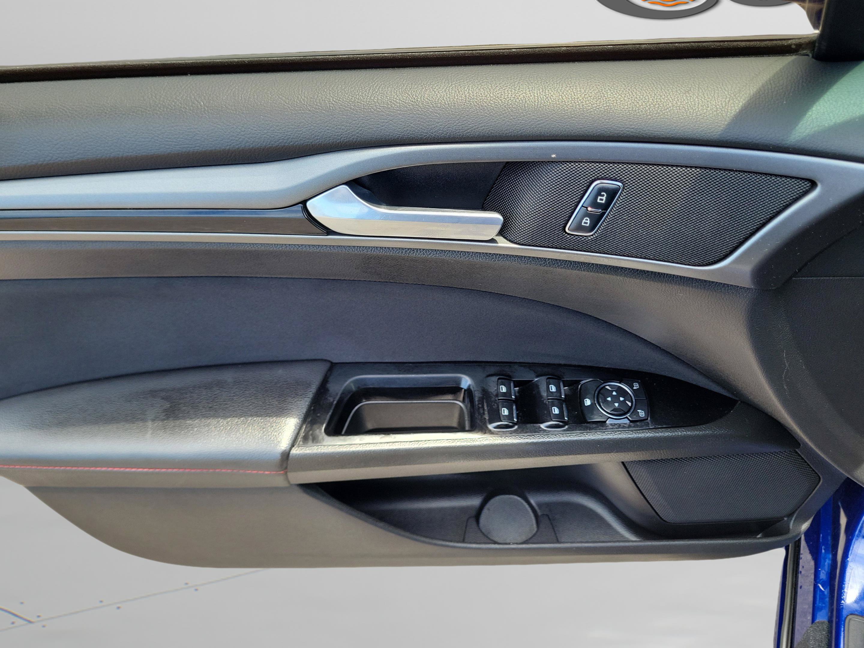 Used 2016 Ford Fusion SE FWD image 22
