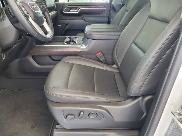 Used 2025 GMC Sierra 2500 SLT w/ SLT Convenience Package AWD/4WD image 17