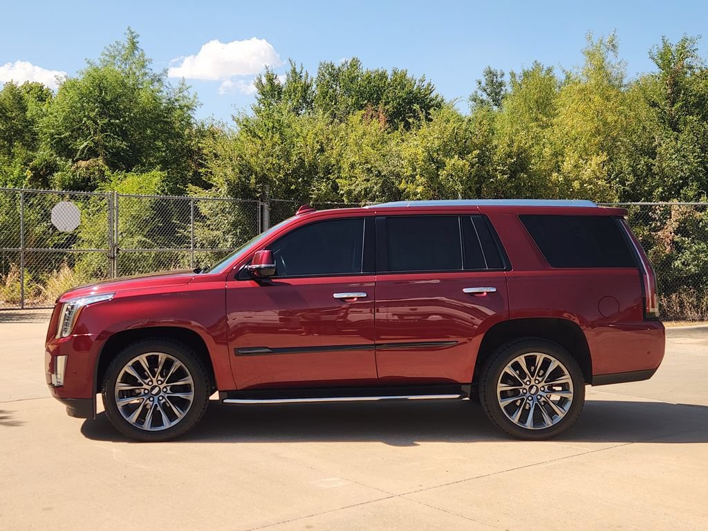 Used 2020 Cadillac Escalade Luxury w/ Escalade Sport Edition AWD/4WD image 8