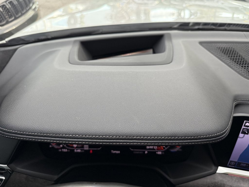 Used 2020 BMW X7 M50i w/ Executive Package image 31