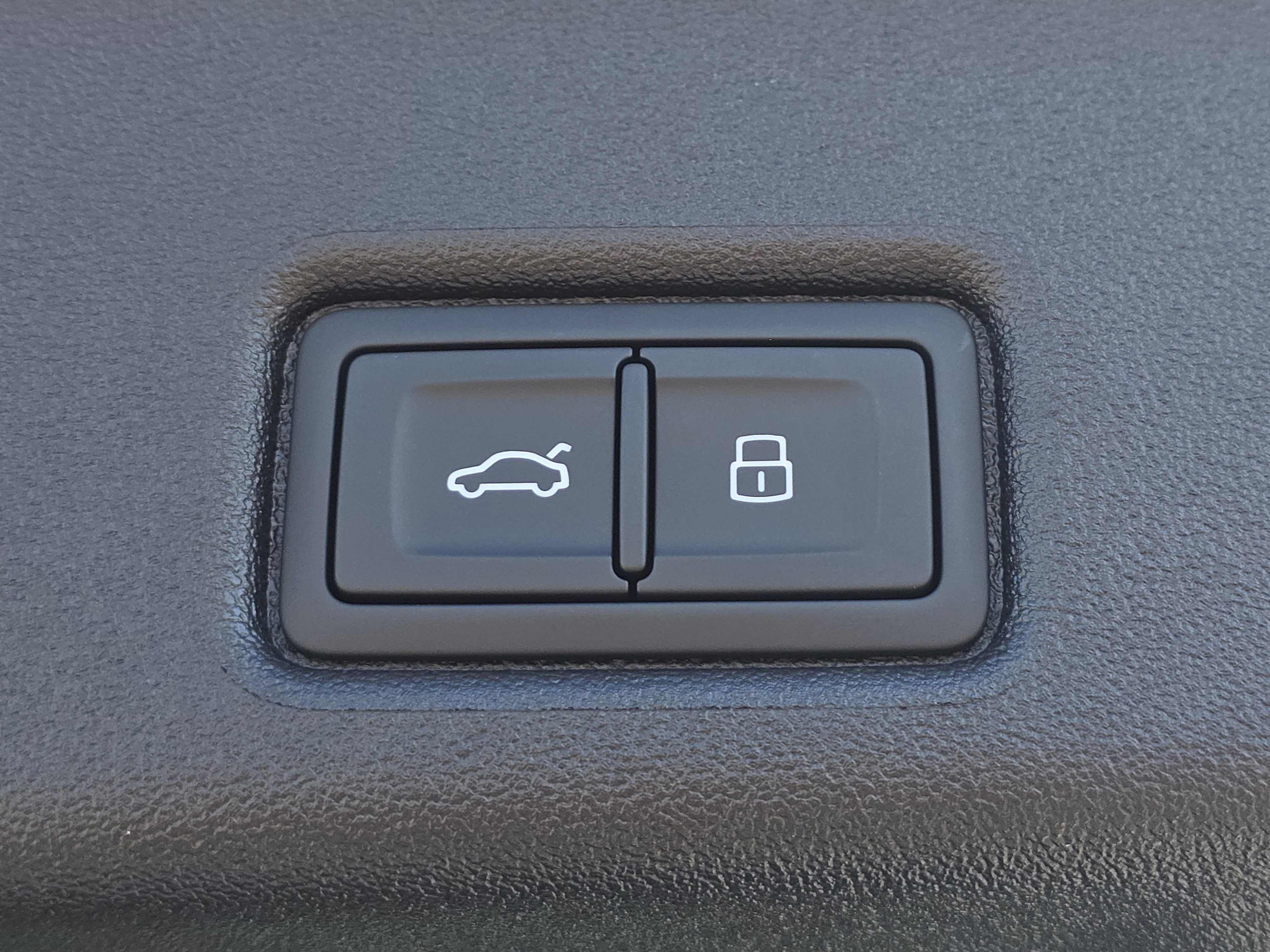 New 2025 Audi Q5 Premium Plus image 17