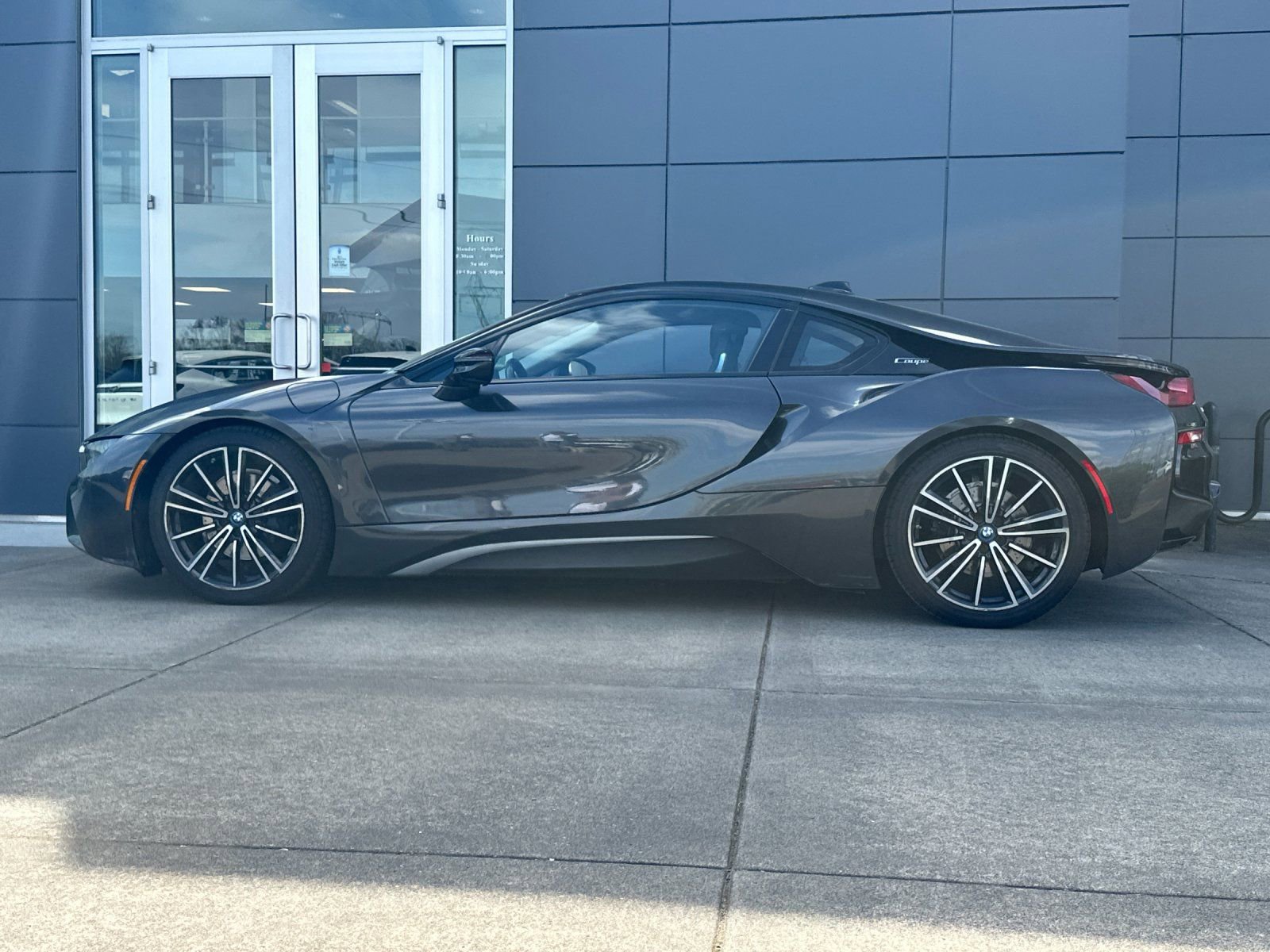 Used 2019 BMW i8 Coupe AWD/4WD image 6