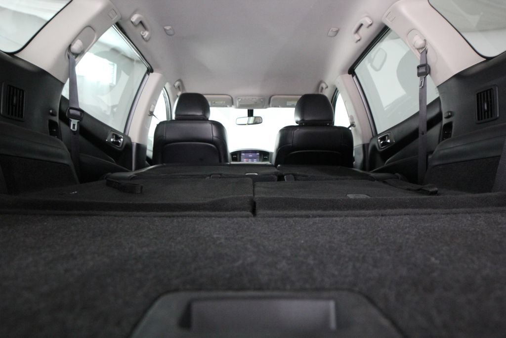 Used 2020 Nissan Pathfinder SL AWD/4WD image 39