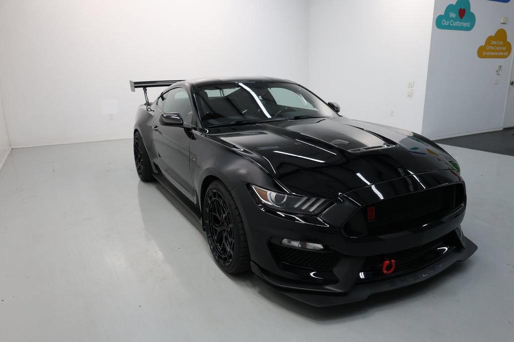 Used 2019 Ford Mustang Shelby GT350R w/ GT350R Equipment Group 920A RWD image 56