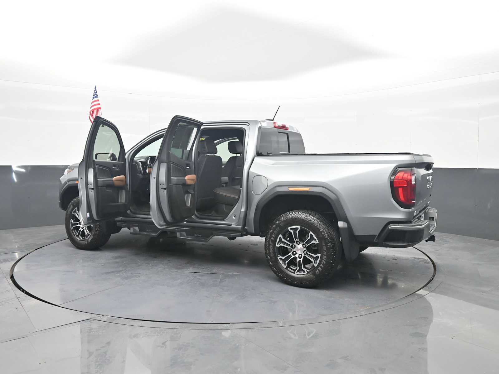 Used 2024 GMC Canyon AT4 w/ Technology Package AWD/4WD image 49