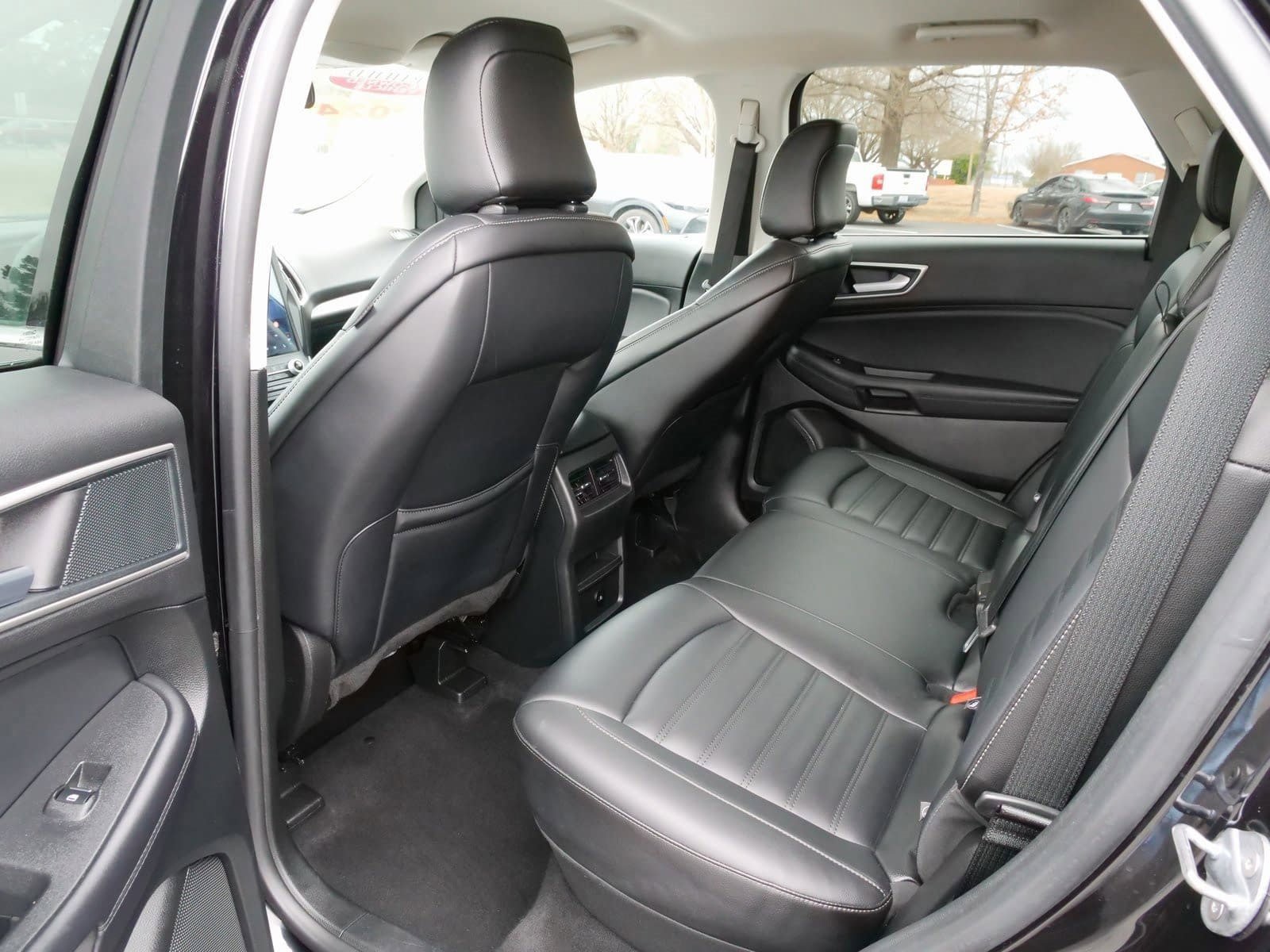 Used 2024 Ford Edge SEL image 15