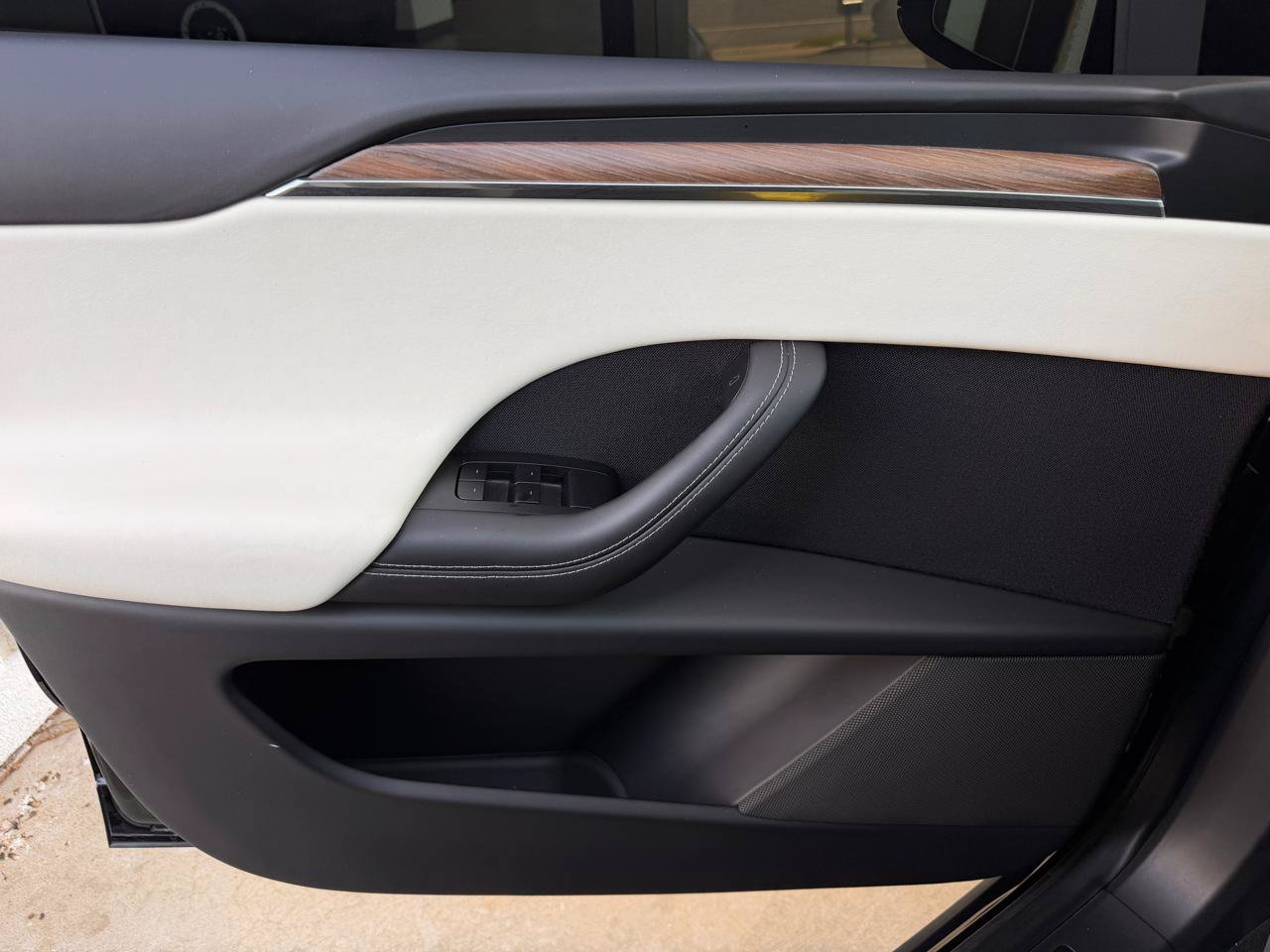 Used 2022 Tesla Model X AWD/4WD image 16