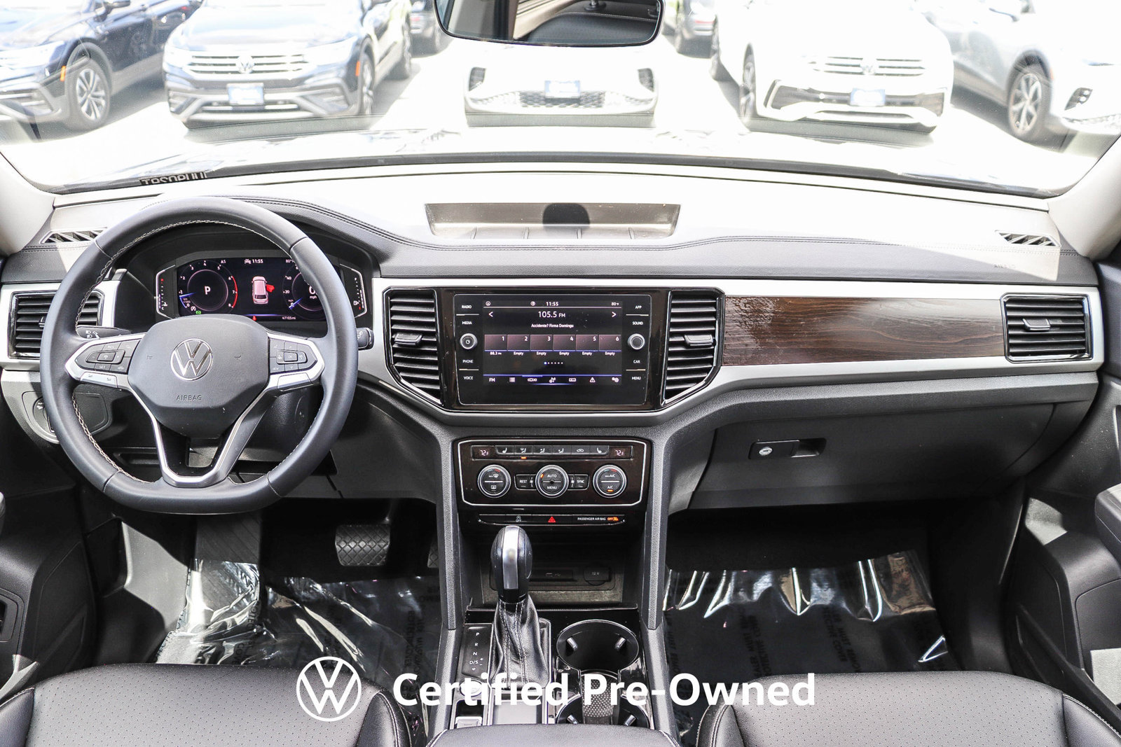 Certified 2023 Volkswagen Atlas SE w/ Panoramic Sunroof Package FWD image 17