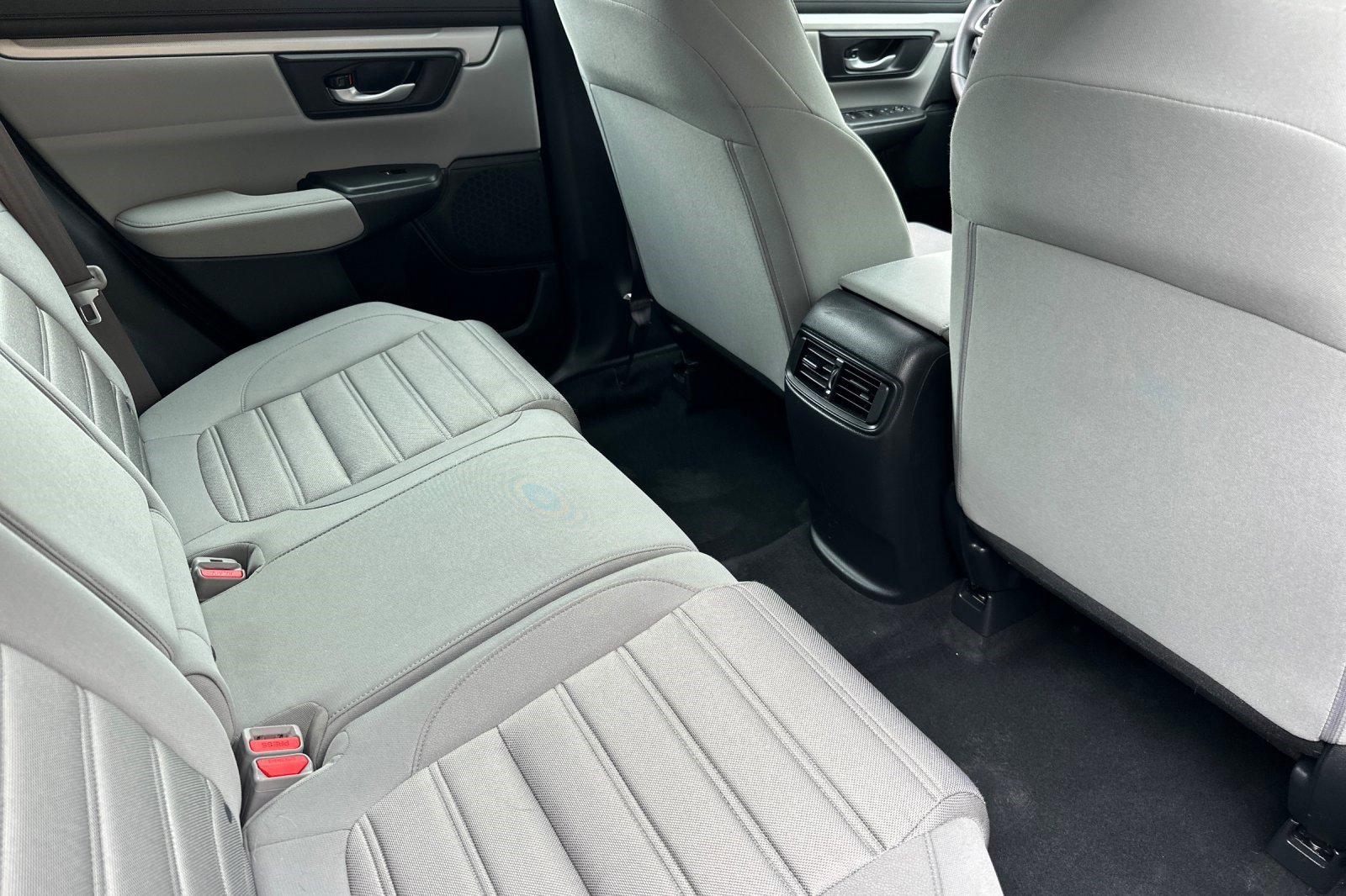 Used 2018 Honda CR-V LX image 29