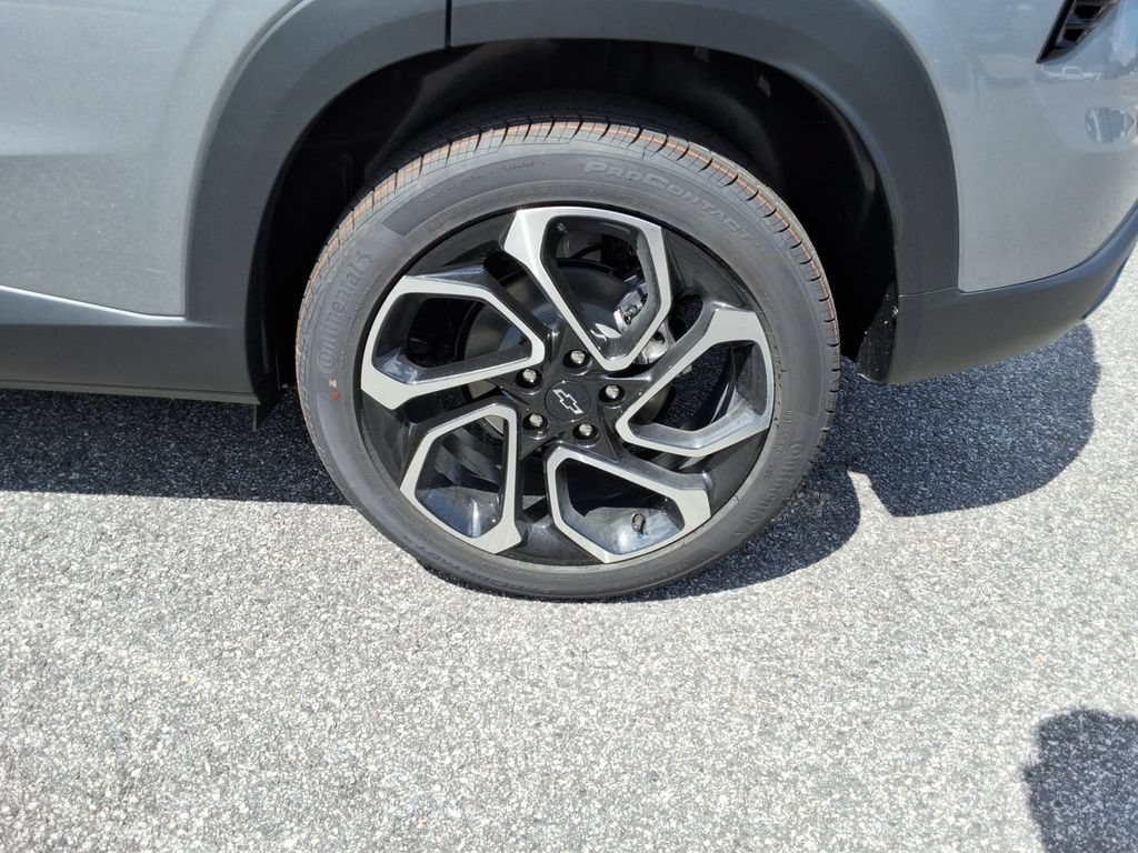 New 2026 Chevrolet Trax RS w/ Sunroof Package FWD image 11