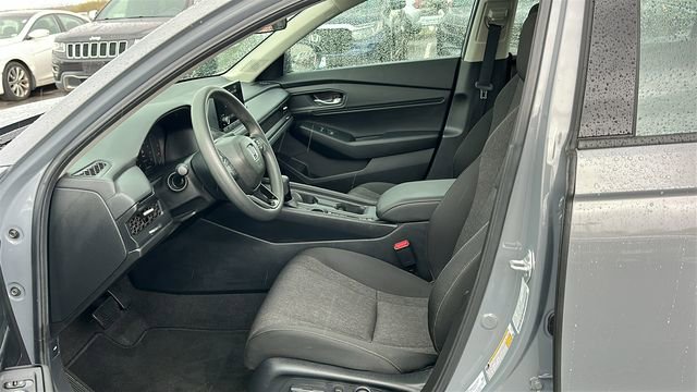 Used 2025 Honda Accord SE image 9
