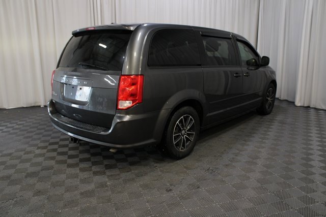 Used 2016 Dodge Grand Caravan SXT image 24