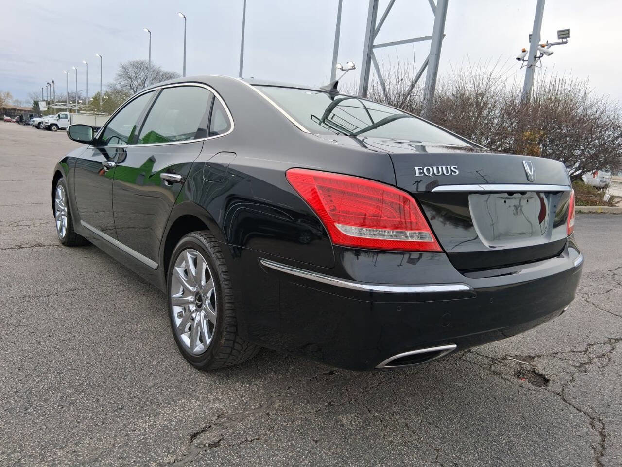 Used 2012 Hyundai Equus Signature RWD image 6