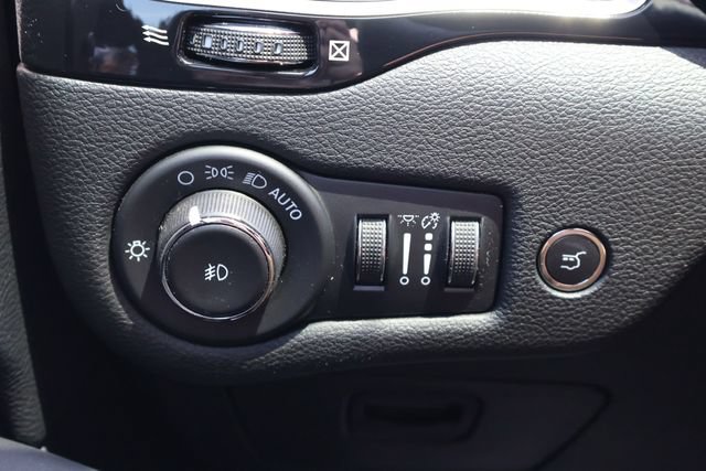 Used 2023 Jeep Cherokee Altitude Lux w/ Lux Elite Package AWD/4WD image 17