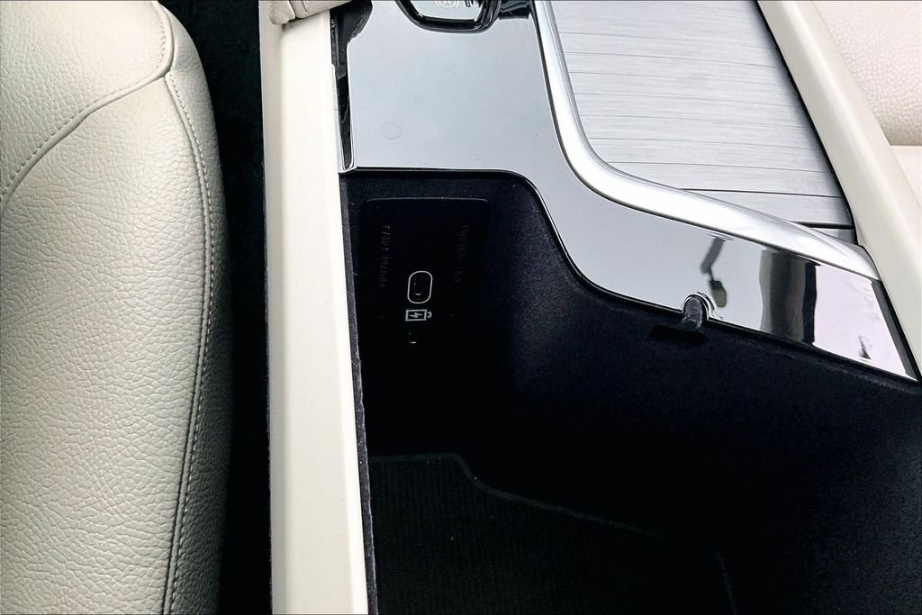 Used 2023 Volvo XC90 B5 Core w/ Climate Package image 33