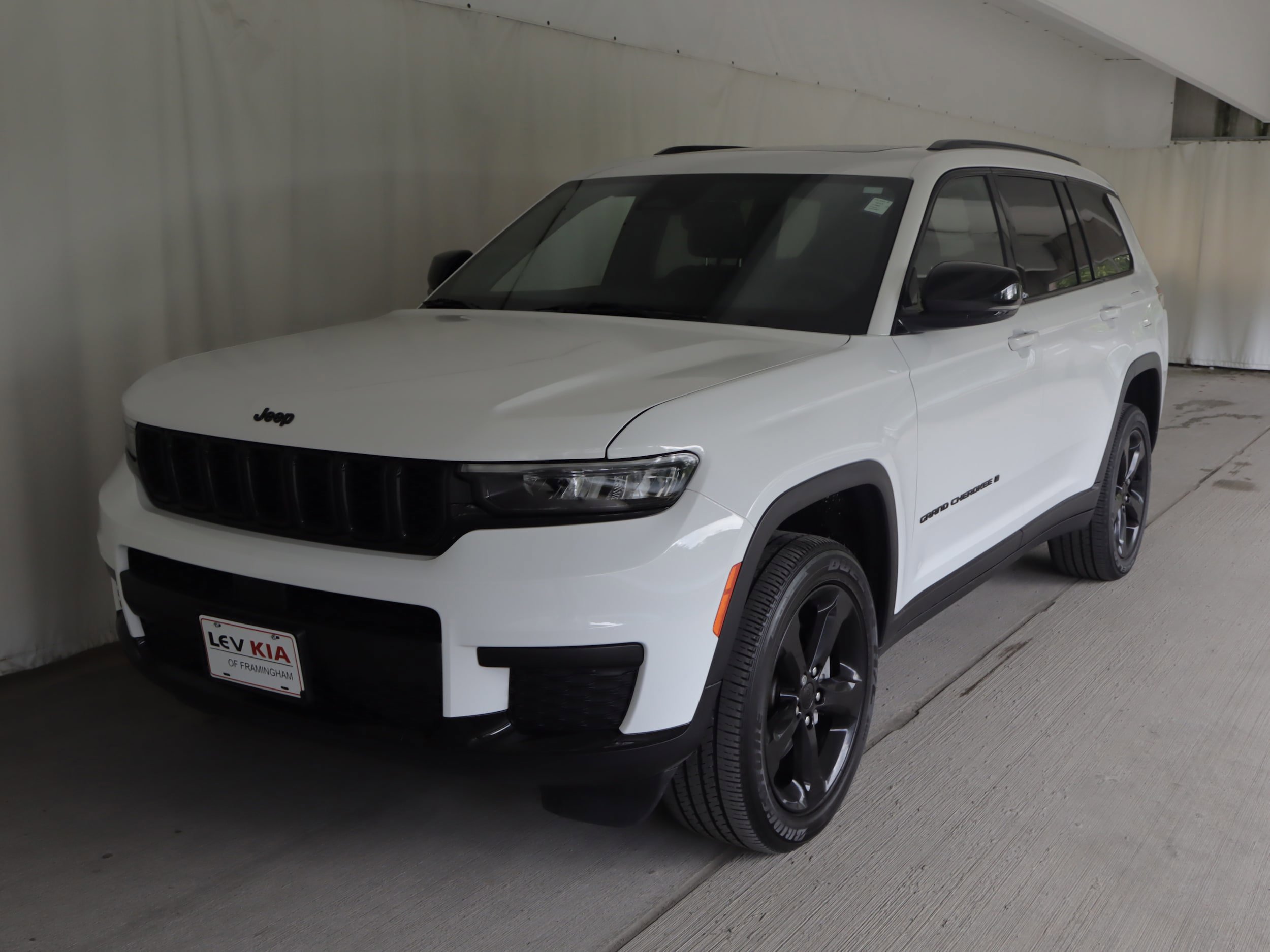Used 2023 Jeep Grand Cherokee L Laredo AWD/4WD image 21
