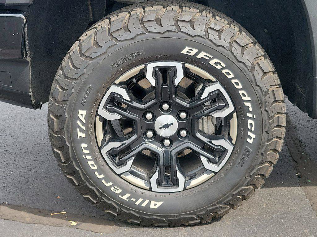 Certified 2023 Chevrolet Silverado 1500 ZR2 w/ Technology Package AWD/4WD image 5