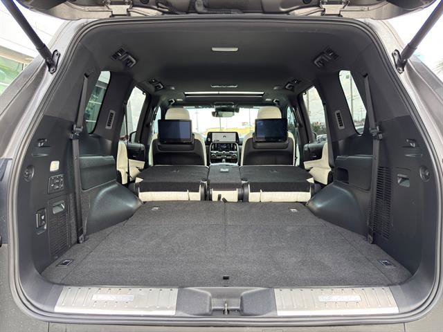 Used 2023 Lexus LX 600 4WD w/ Accessory Package (Z1) image 12