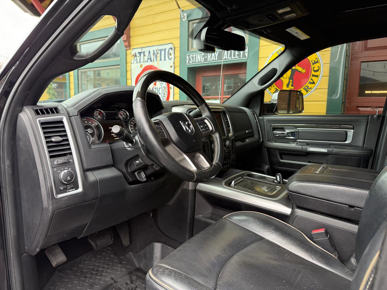 Used 2016 RAM 2500 Limited AWD/4WD image 10