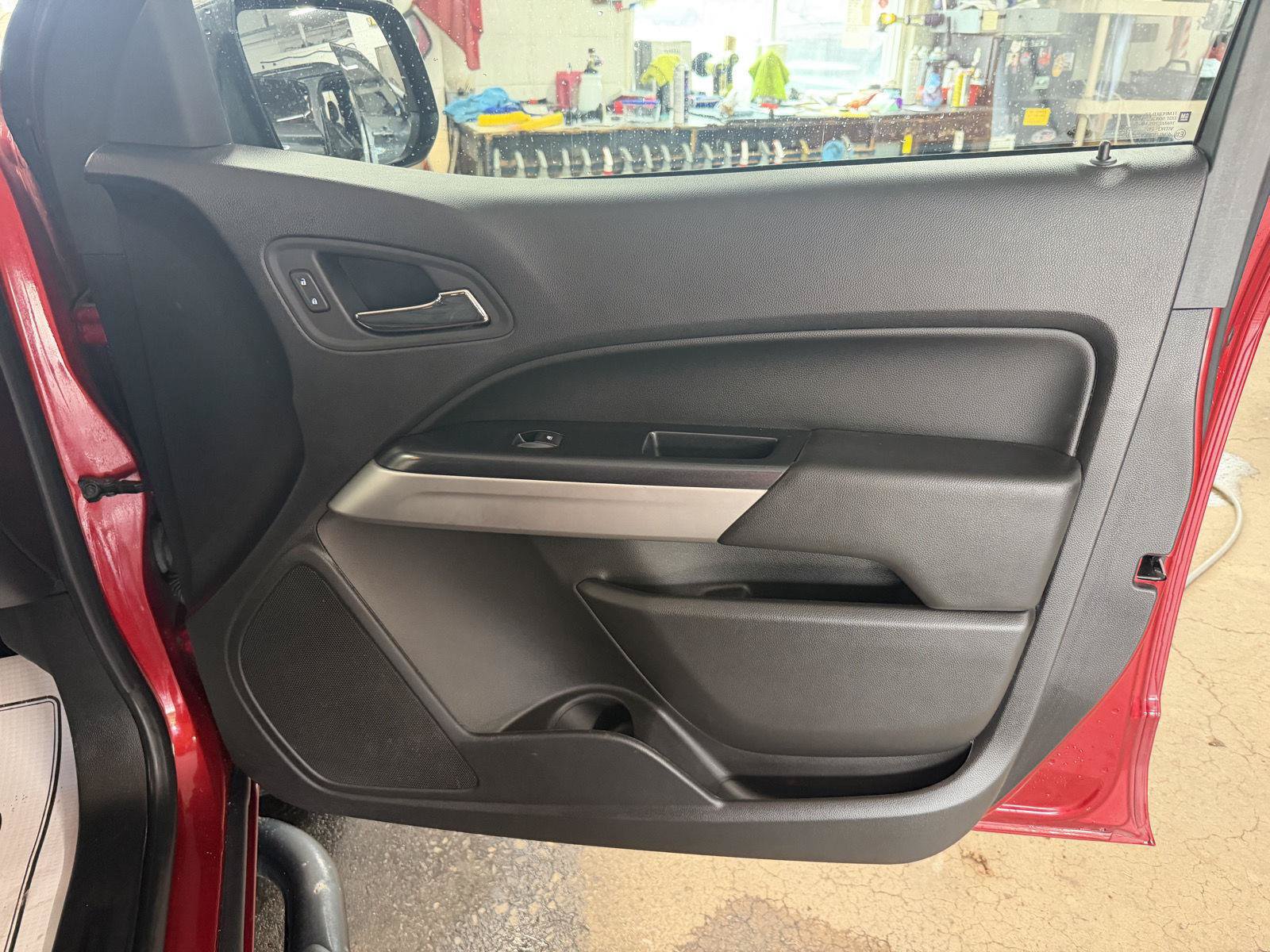 Used 2021 Chevrolet Colorado LT w/ LT Convenience Package AWD/4WD image 24