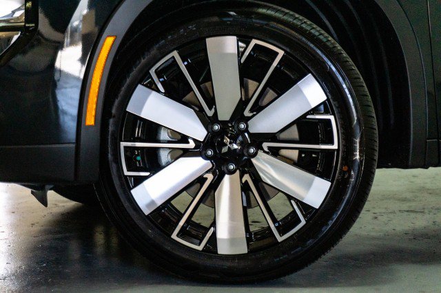 New 2025 Mitsubishi Outlander SE image 3