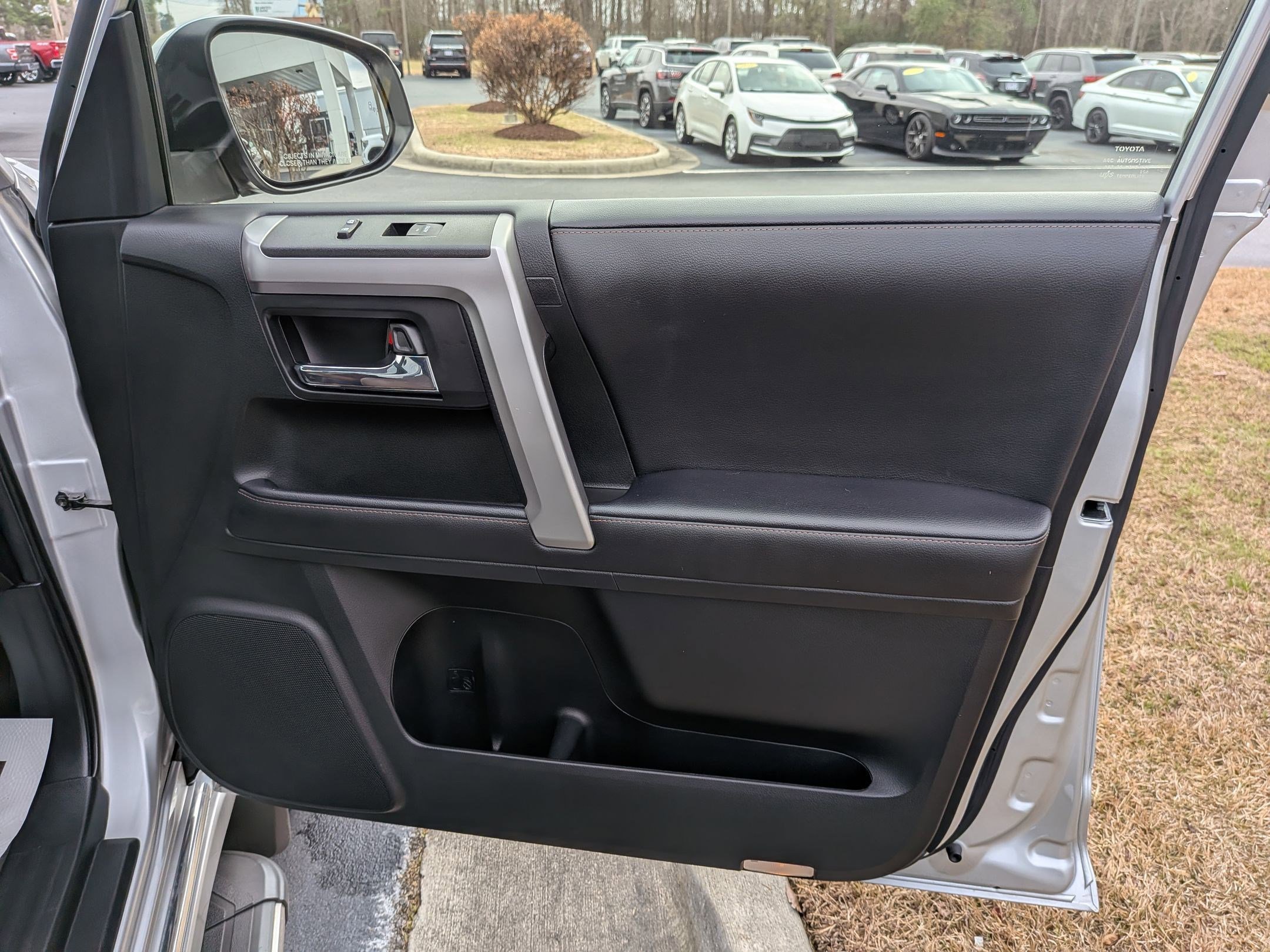 Used 2022 Toyota 4Runner Limited image 36