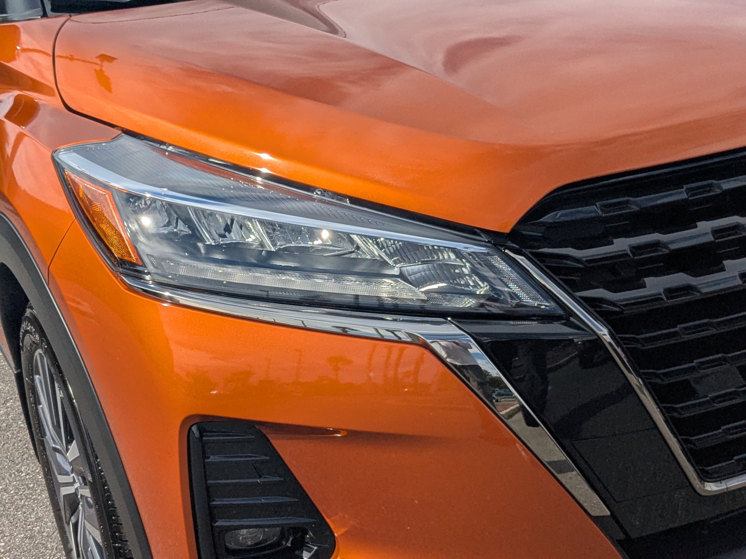 Certified 2024 Nissan Kicks SR w/ SR Premium Package image 10