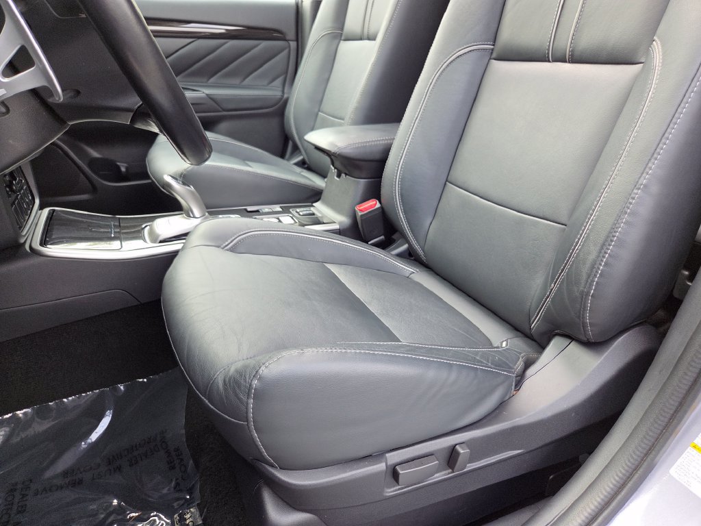 Used 2018 Mitsubishi Outlander 4WD Plug-In Hybrid image 37