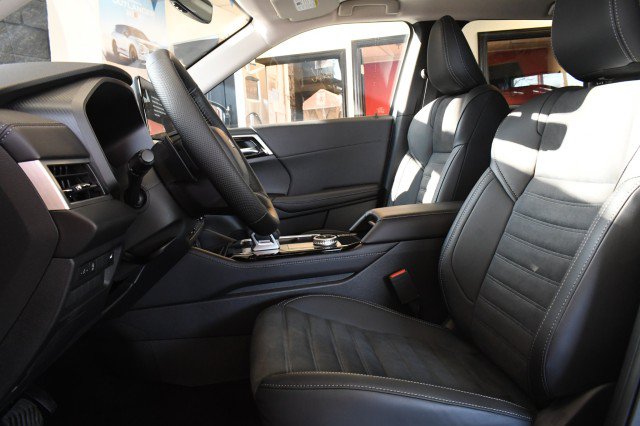 New 2026 Mitsubishi Outlander AWD image 35