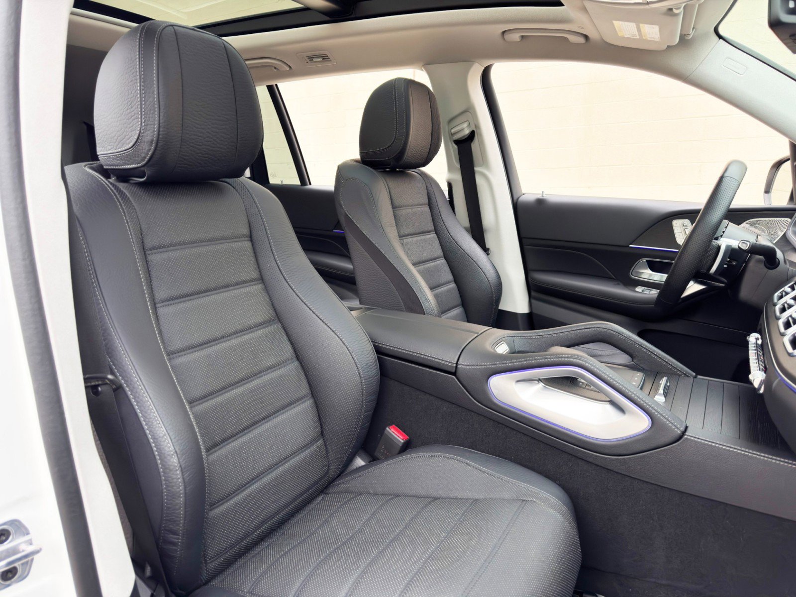 Used 2024 Mercedes-Benz GLS 450 4MATIC image 49