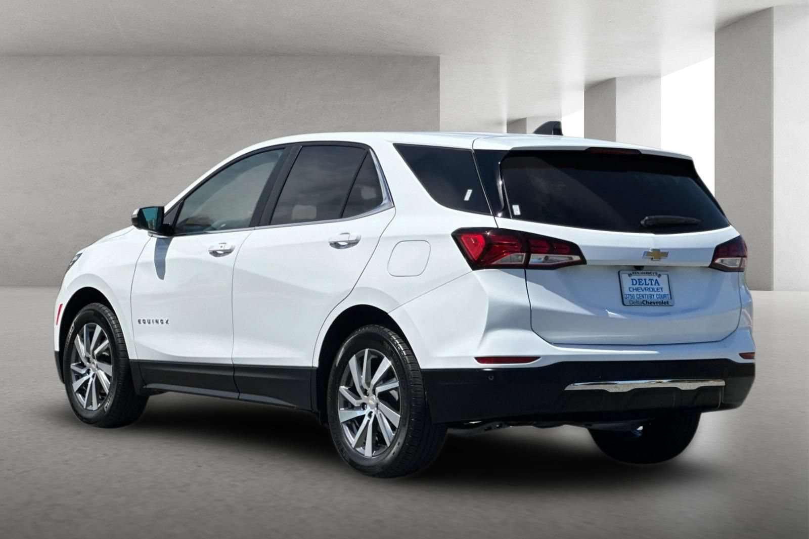 Used 2023 Chevrolet Equinox LT FWD image 11