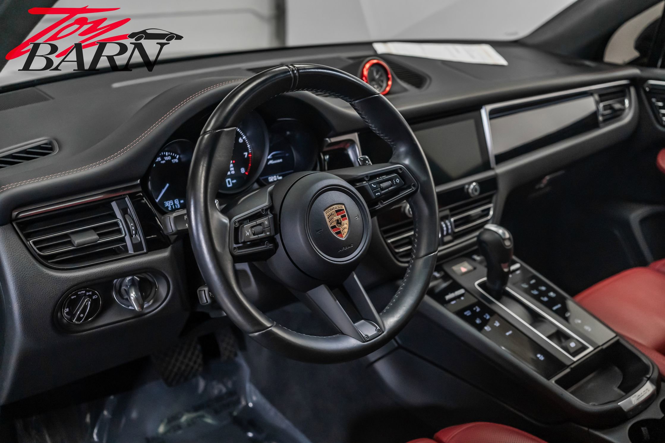 Used 2023 Porsche Macan image 23