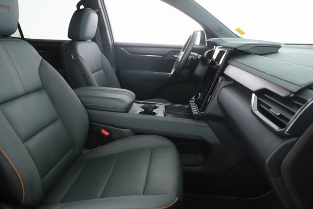 Used 2024 GMC Acadia AT4 image 32