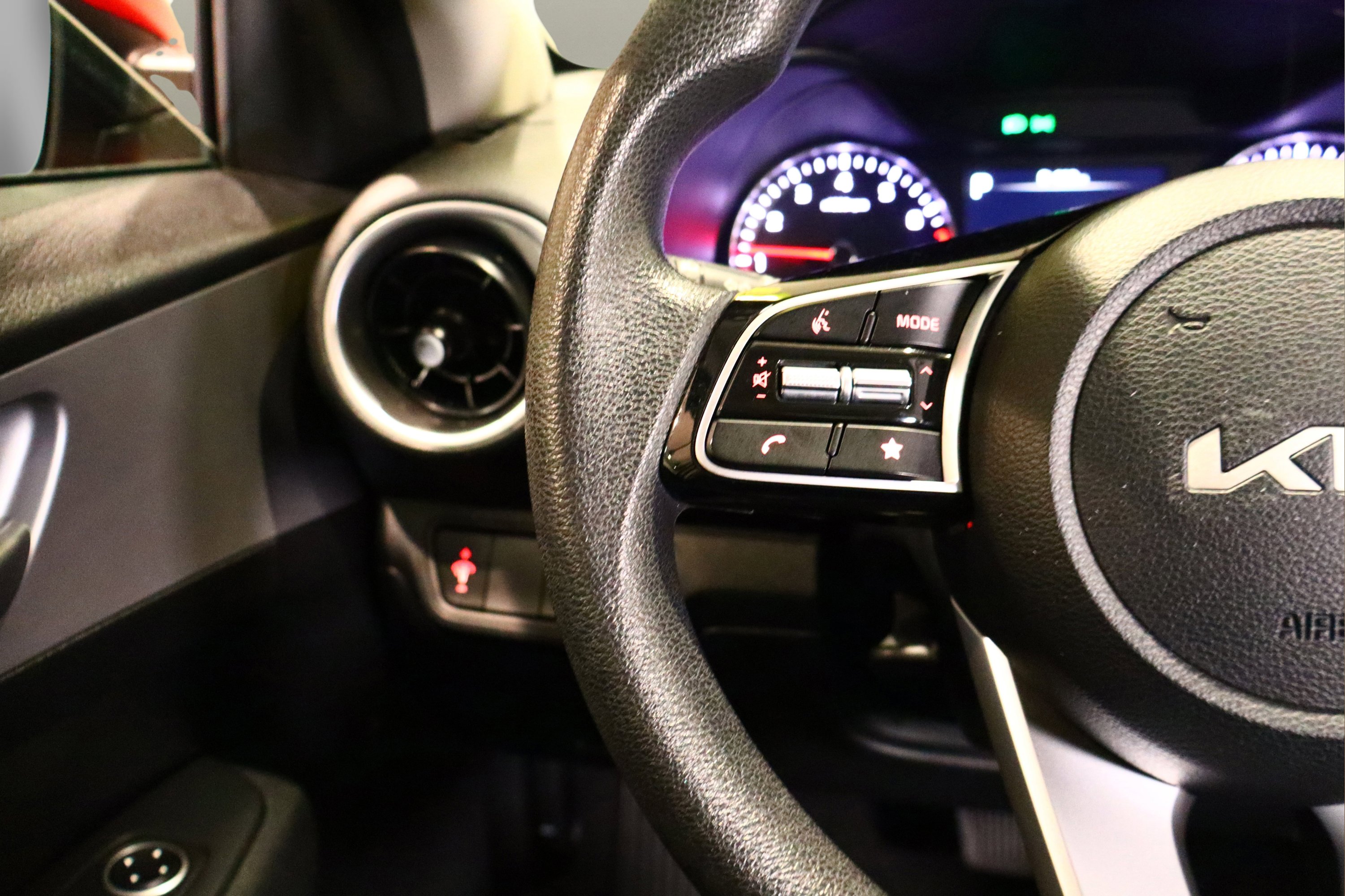 Used 2024 Kia Forte LXS image 11