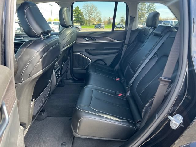 Used 2023 Jeep Grand Cherokee Limited AWD/4WD image 25